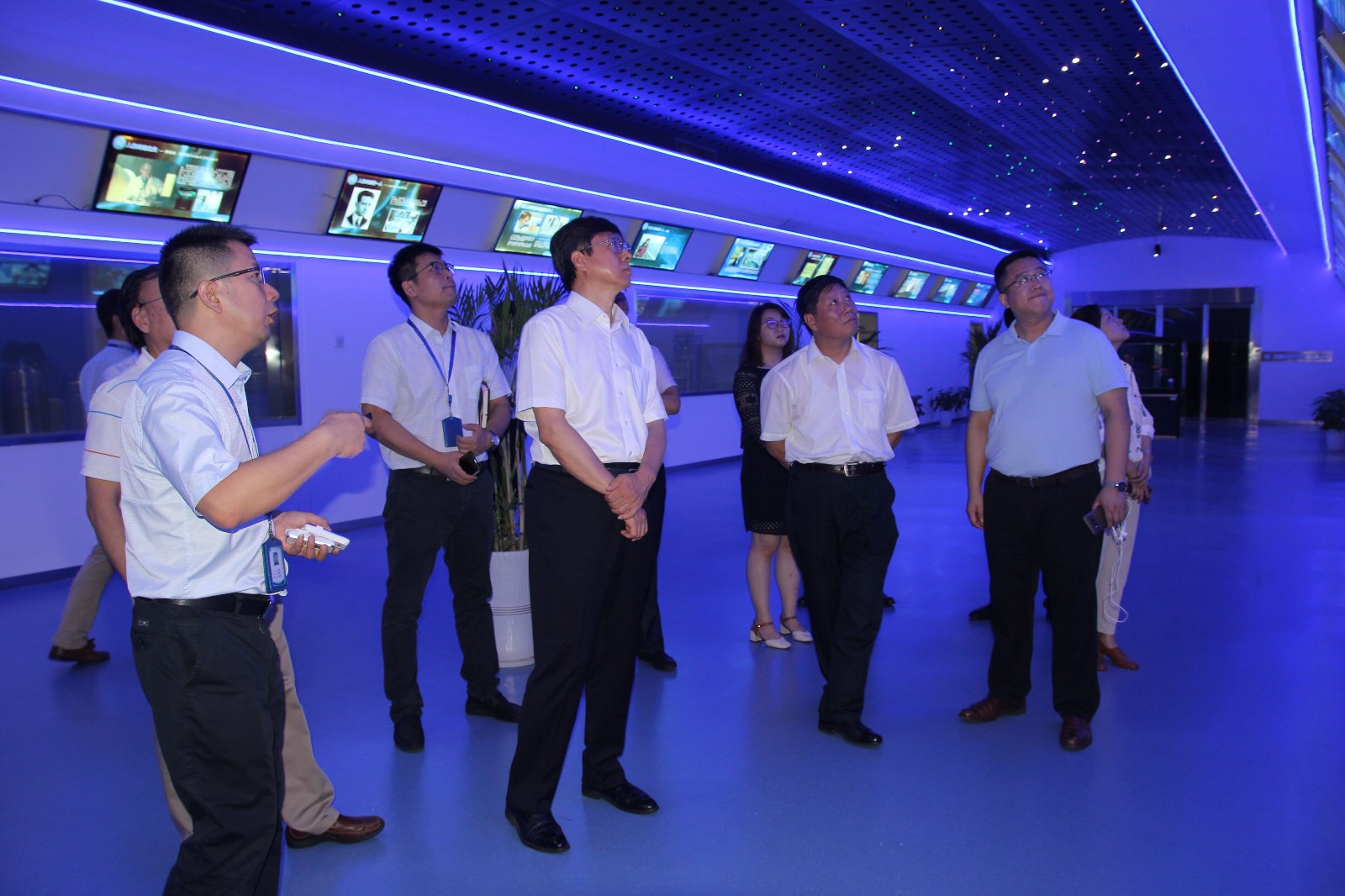中国科技交流中心于新力、科技厅及科技处领导参观调研2（7月27日）.jpg